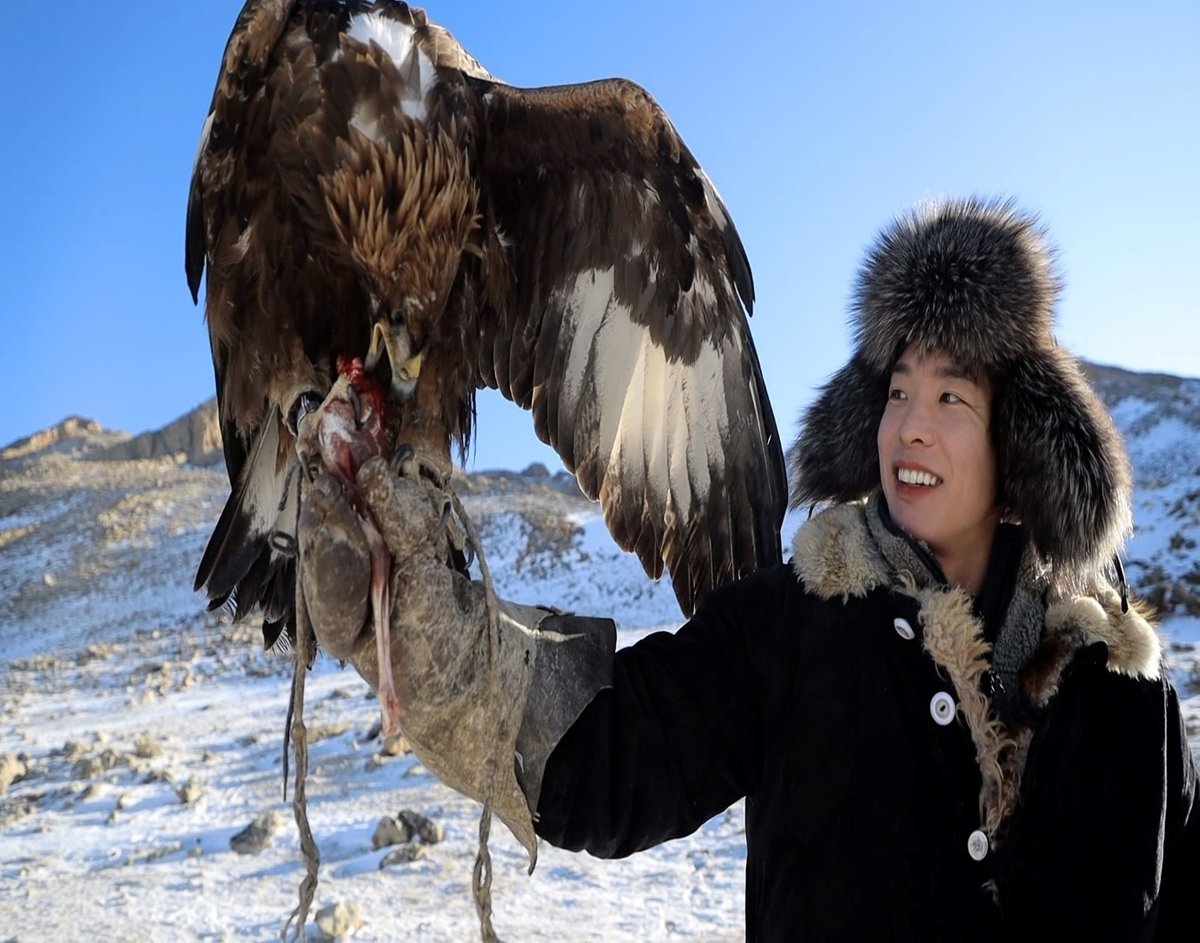 EBS World Theme Travel — Mongolia (eagle)